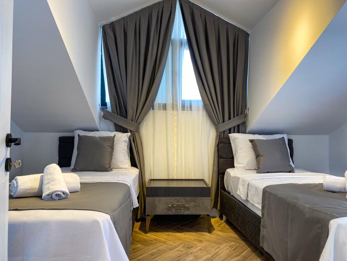 Image No.12-4 Bed Villa for sale