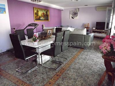 Image No.7-5 Bed Commercial for sale