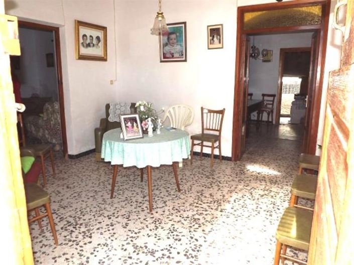 Image No.9-4 Bed Property for sale