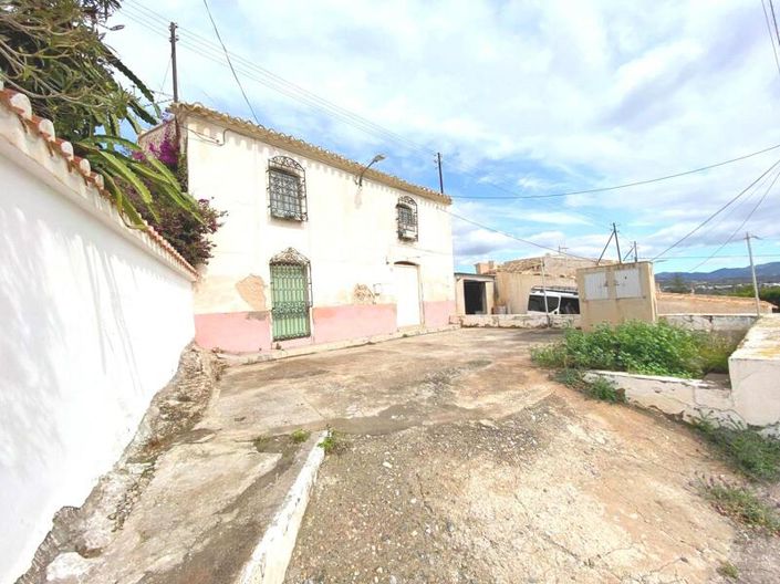 Image No.16-4 Bed Property for sale