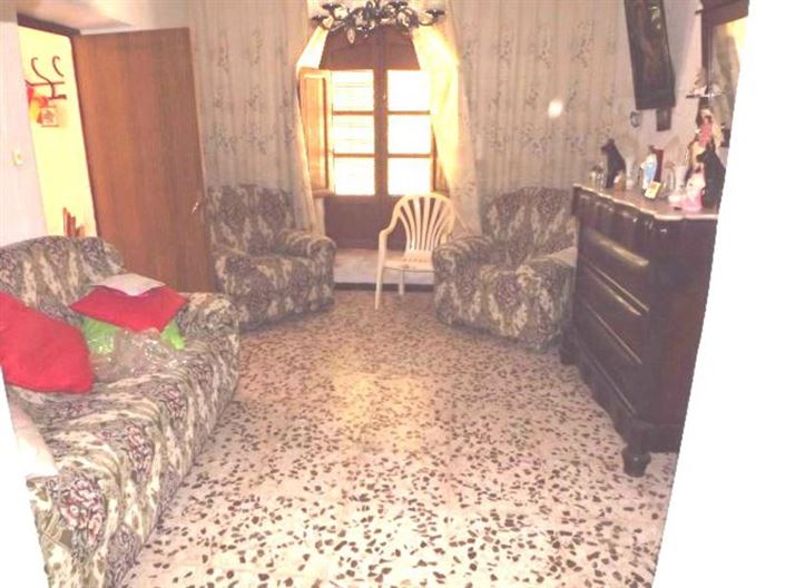 Image No.6-4 Bed Property for sale