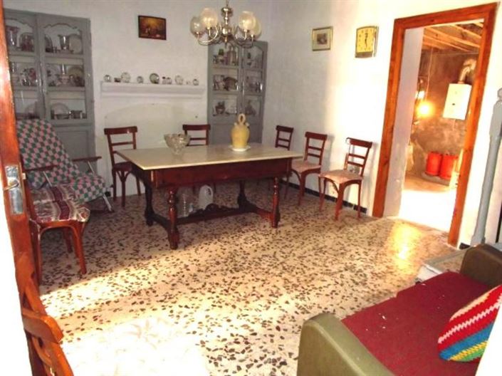 Image No.8-4 Bed Property for sale