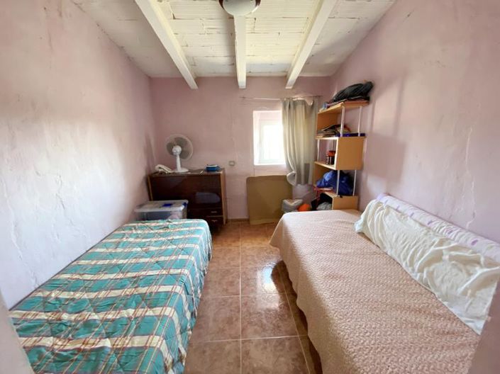 Image No.13-3 Bed Property for sale