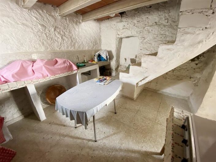 Image No.8-3 Bed Property for sale