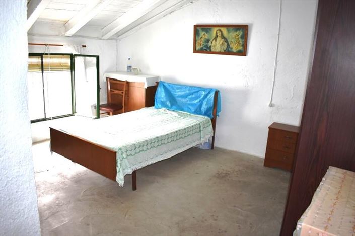 Image No.12-4 Bed Property for sale