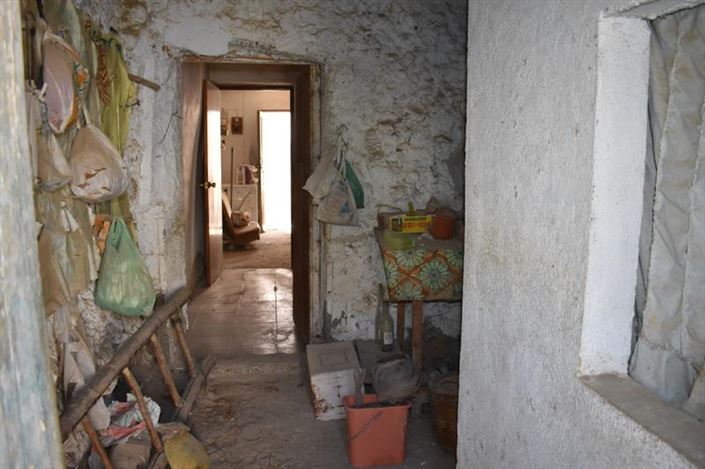 Image No.9-2 Bed Property for sale