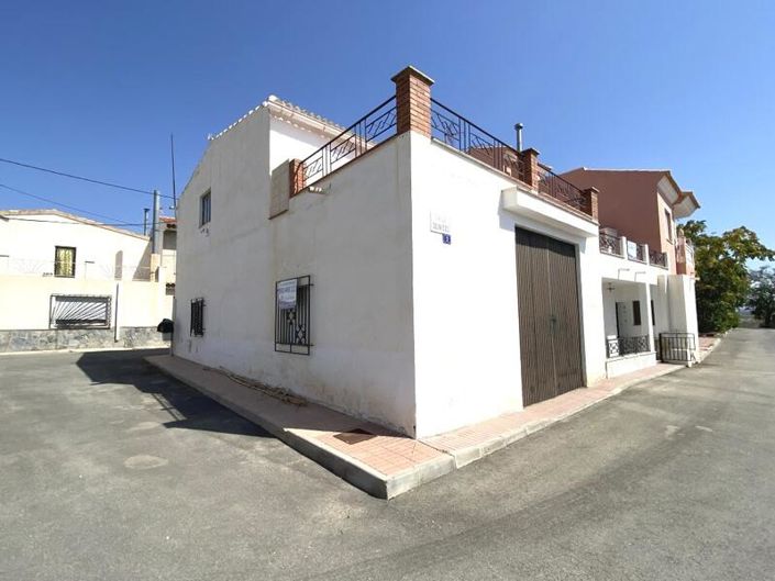 Image No.1-4 Bed Property for sale