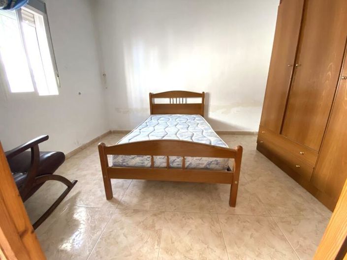 Image No.12-4 Bed Property for sale