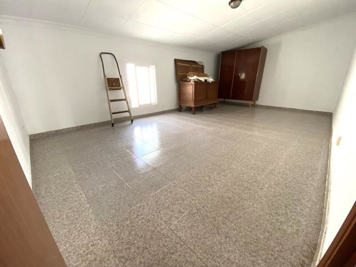 Image No.19-4 Bed Property for sale