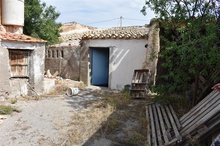 Image No.22-4 Bed Property for sale