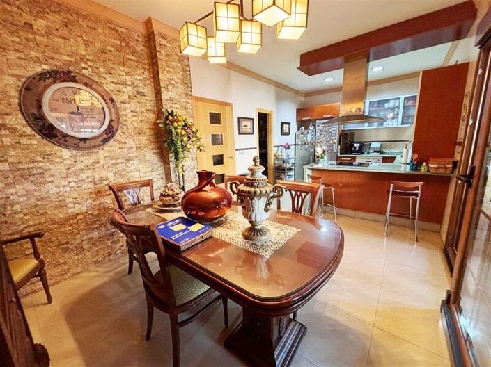 Image No.11-7 Bed Villa for sale