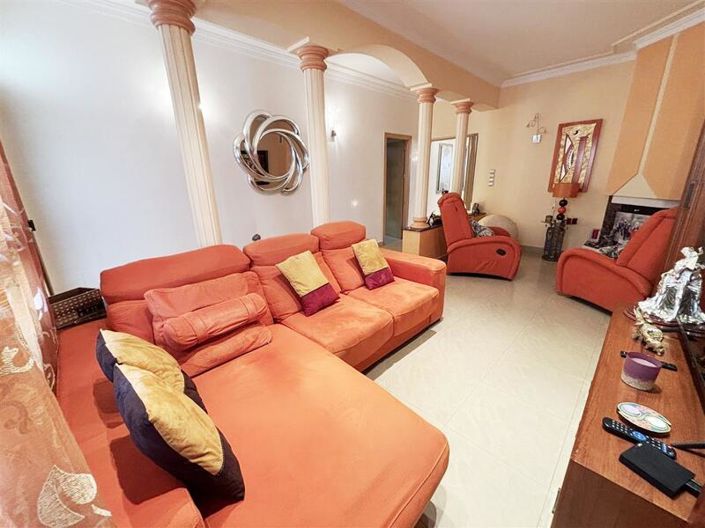 Image No.17-7 Bed Villa for sale