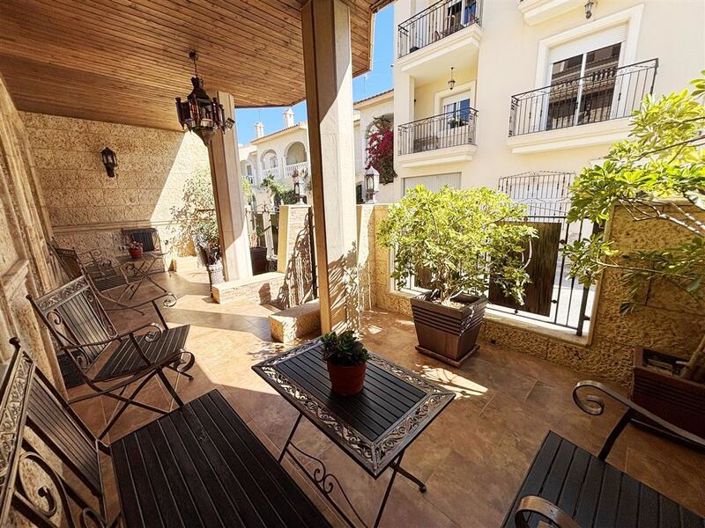 Image No.2-7 Bed Villa for sale