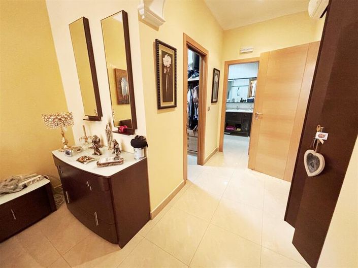 Image No.21-7 Bed Villa for sale