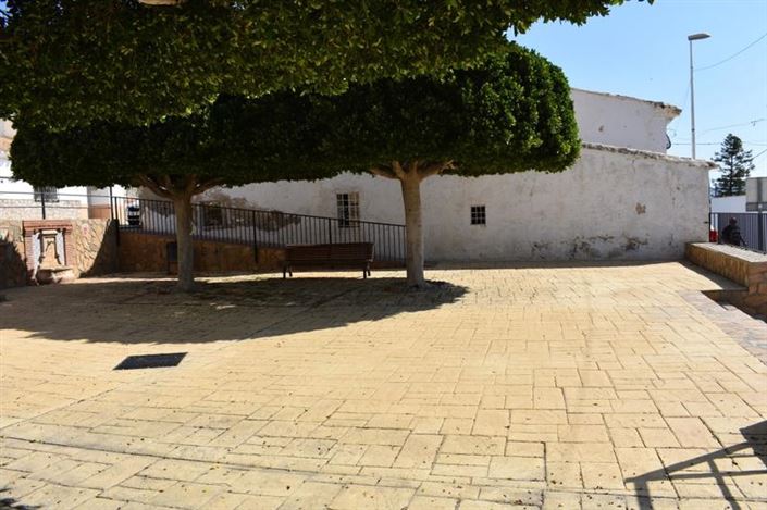 Image No.17-3 Bed Property for sale