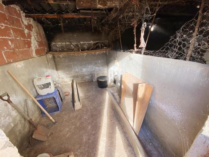 Image No.37-6 Bed Property for sale