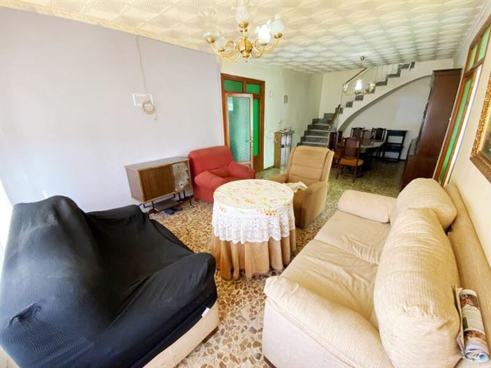 Image No.7-6 Bed Property for sale