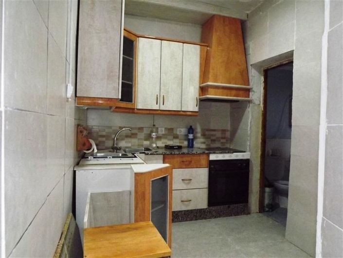 Image No.4-4 Bed Property for sale