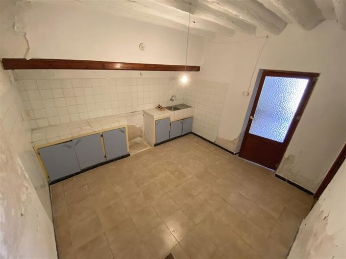 Image No.18-3 Bed Property for sale