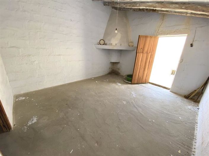 Image No.19-3 Bed Property for sale