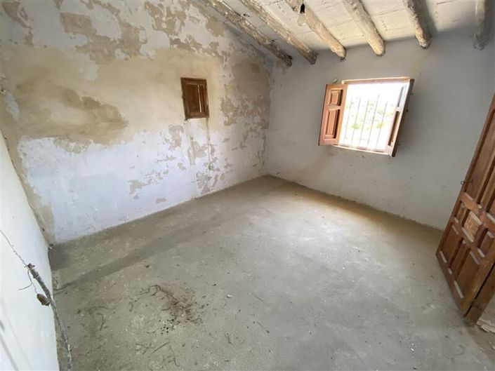 Image No.27-3 Bed Property for sale