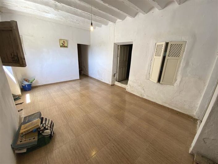 Image No.34-3 Bed Property for sale