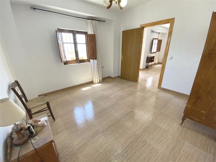 Image No.7-3 Bed Property for sale