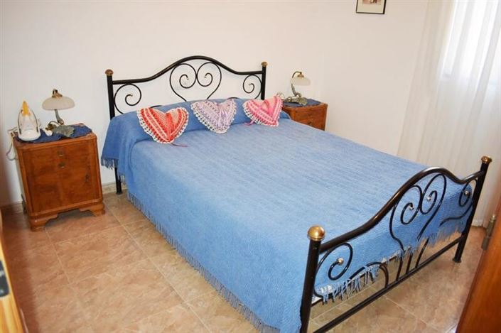 Image No.18-4 Bed Property for sale