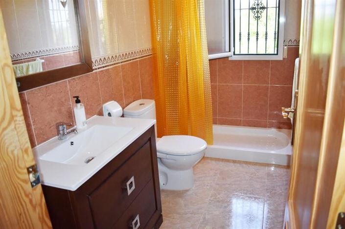 Image No.21-4 Bed Property for sale