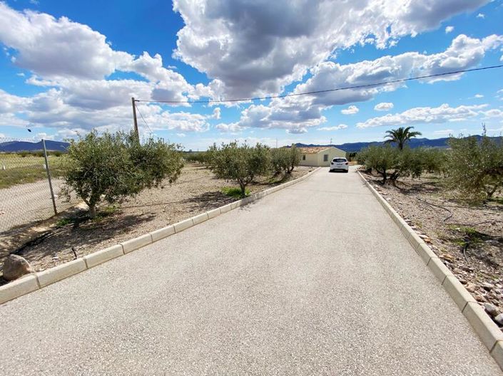 Image No.30-3 Bed Property for sale