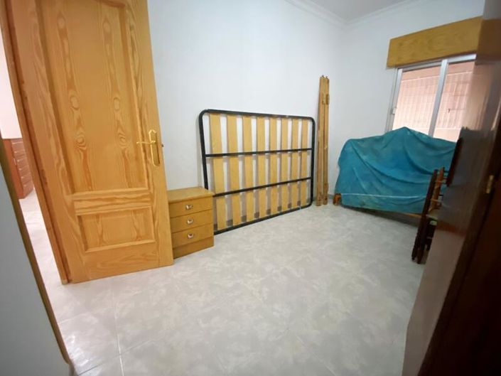 Image No.19-3 Bed Property for sale