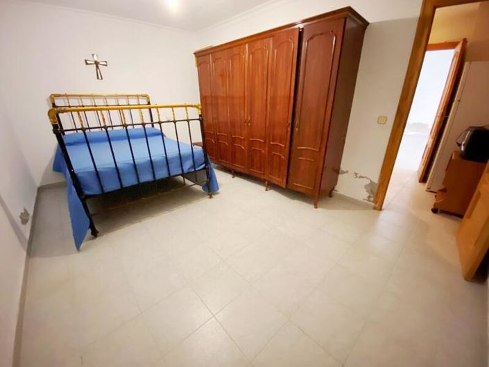 Image No.24-3 Bed Property for sale