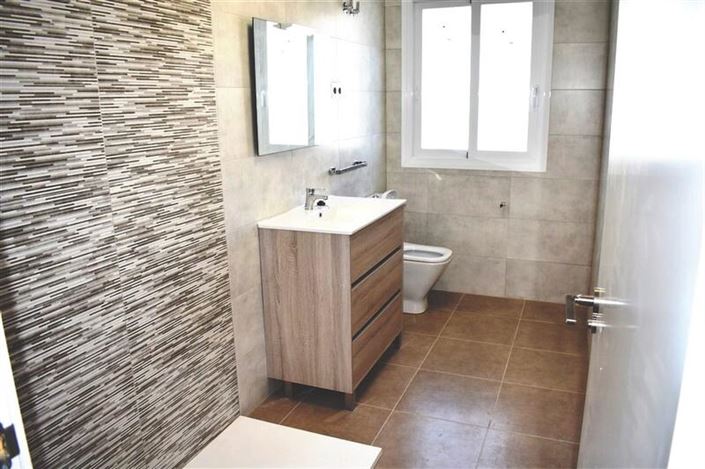 Image No.13-3 Bed Villa for sale