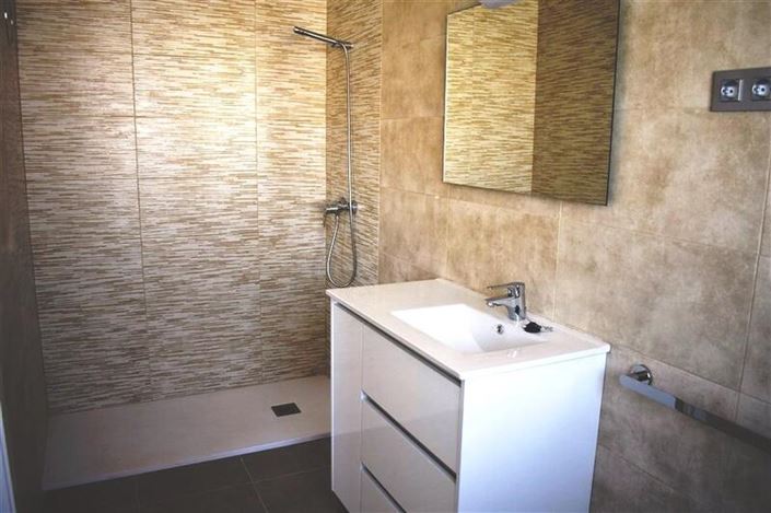 Image No.18-3 Bed Villa for sale