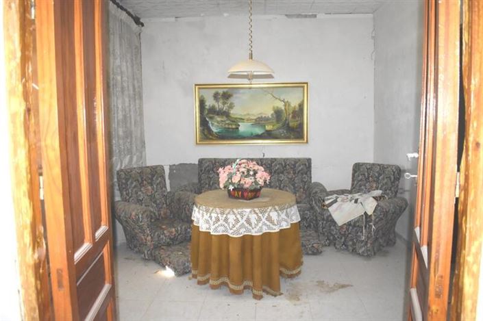 Image No.24-4 Bed Property for sale