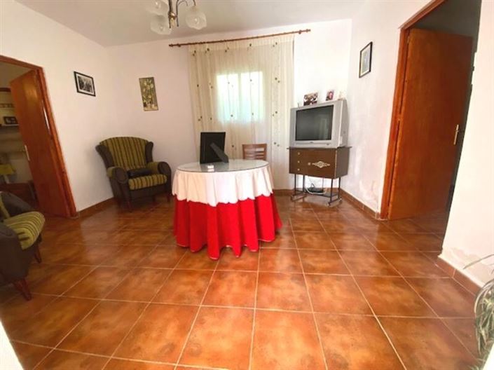 Image No.10-3 Bed Property for sale