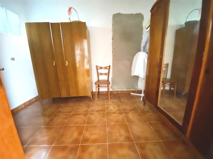 Image No.11-3 Bed Property for sale