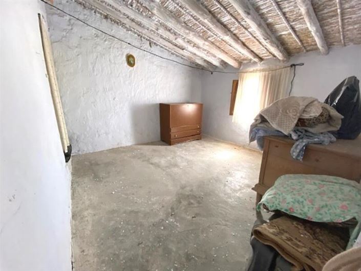 Image No.27-3 Bed Property for sale