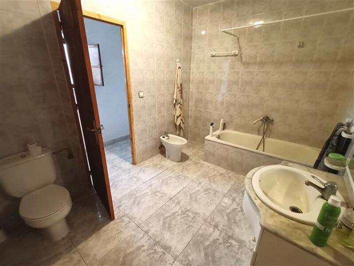 Image No.7-3 Bed Property for sale