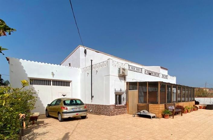 Image No.40-5 Bed Property for sale