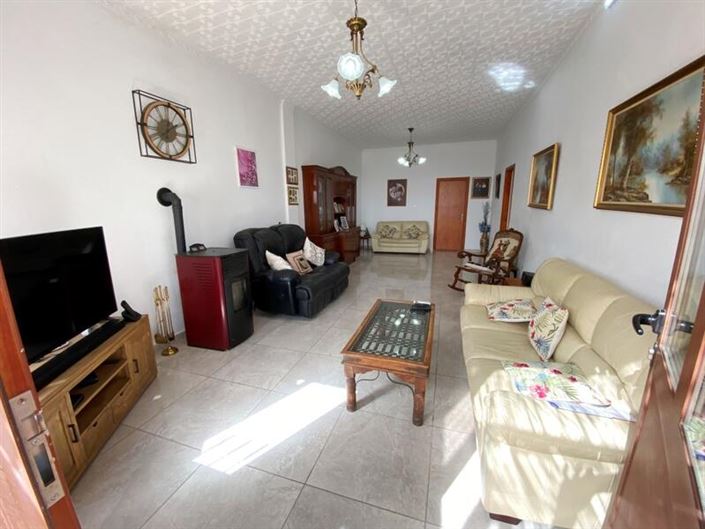 Image No.7-5 Bed Property for sale