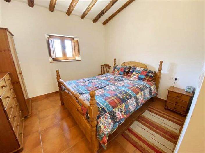 Image No.19-9 Bed Property for sale