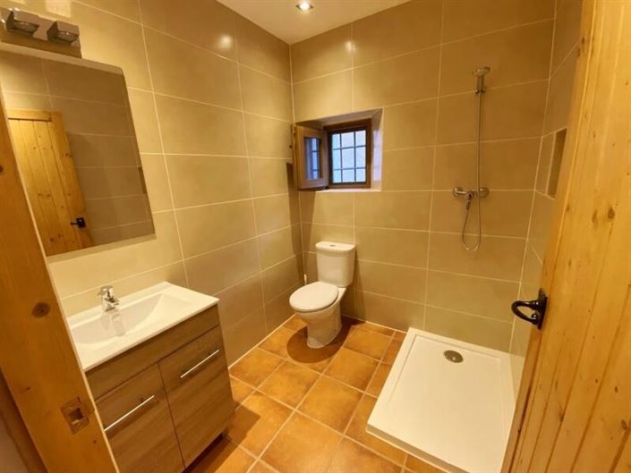 Image No.26-9 Bed Property for sale