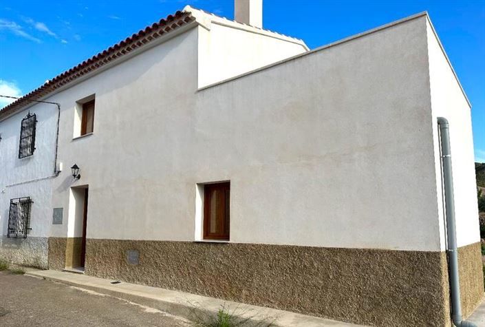 Image No.14-3 Bed Property for sale