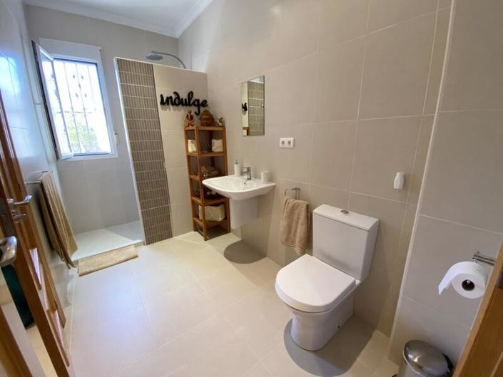 Image No.26-3 Bed Villa for sale