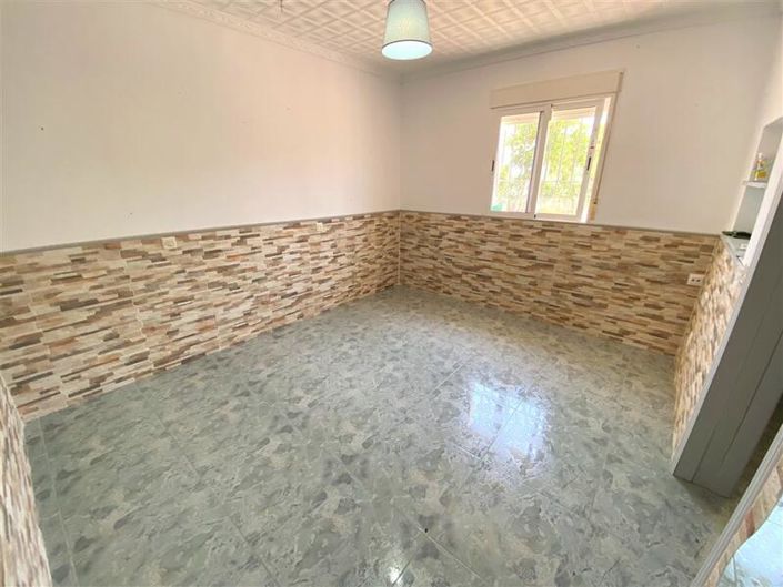 Image No.13-4 Bed Property for sale