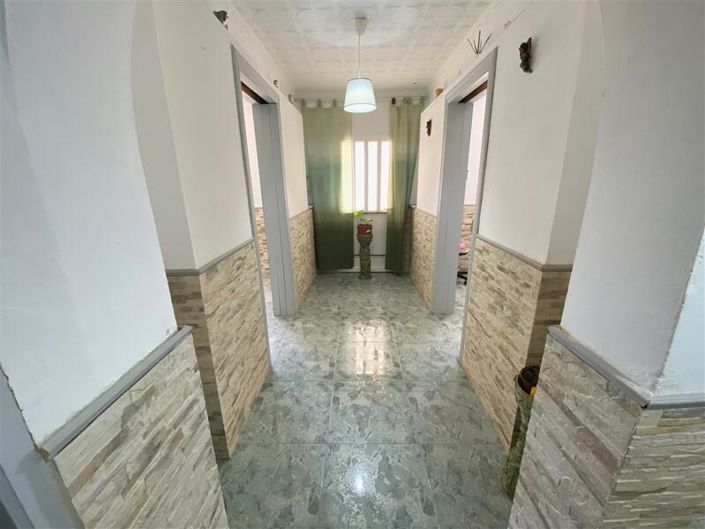 Image No.14-4 Bed Property for sale