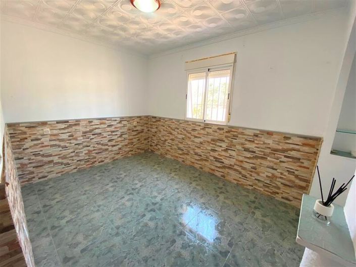 Image No.21-4 Bed Property for sale