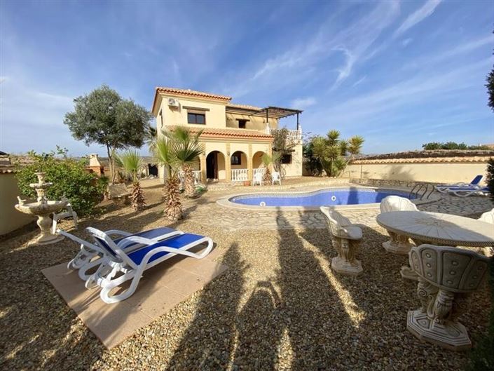 Image No.1-3 Bed Villa for sale