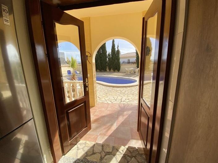 Image No.18-3 Bed Villa for sale